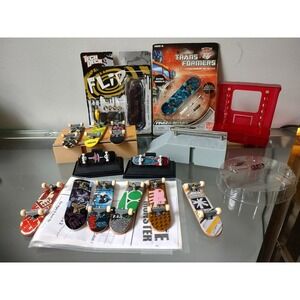Tech Deck finger skateboard lot plus 2 cases Blind Birdhouse